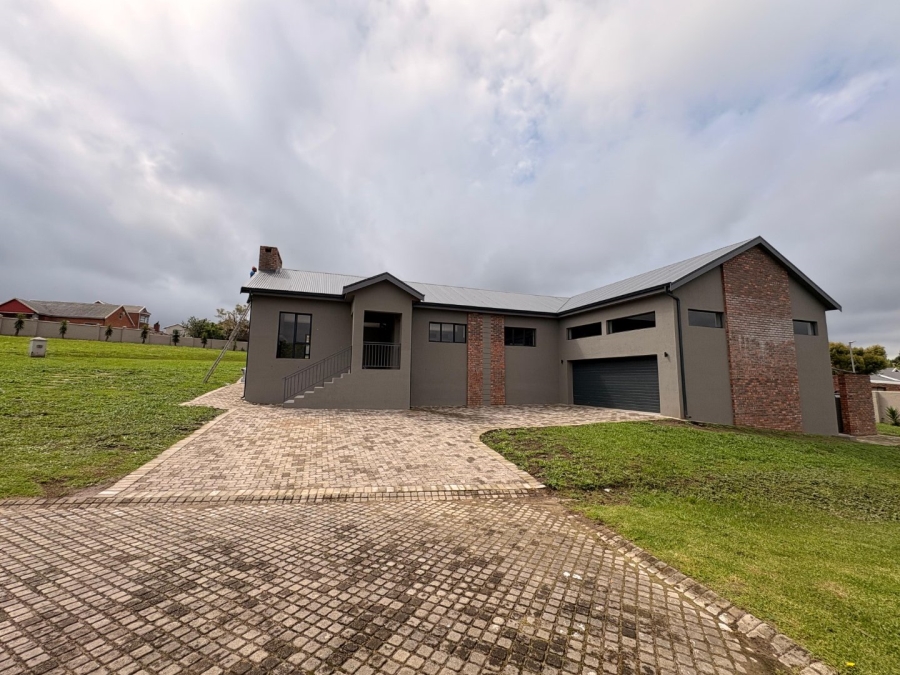 5 Bedroom Property for Sale in Cherry Creek Country Estate Western Cape